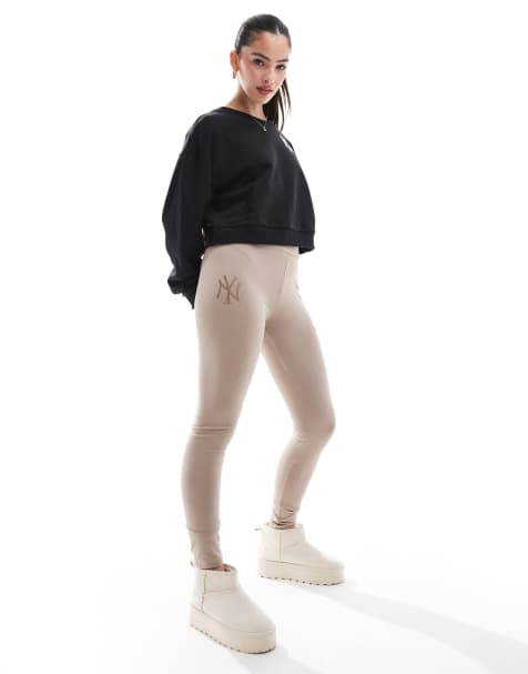 New Era NY Yankees logo leggings in beige - view 1