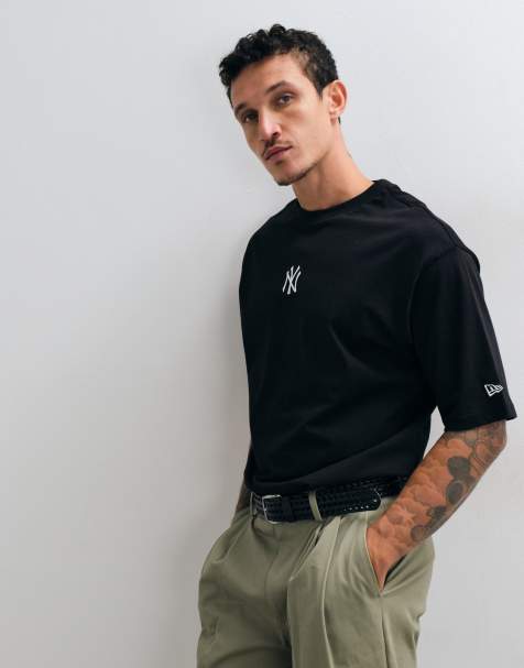 New Era NY Yankees logo oversized short sleeve t-shirt in black - view 1
