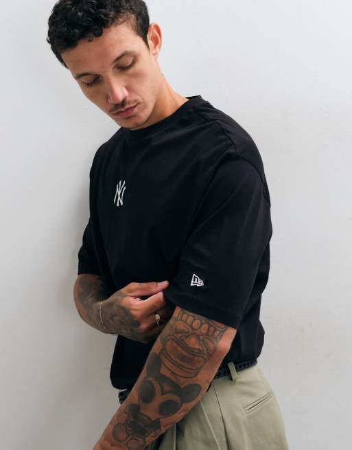 New Era NY Yankees logo oversized short sleeve t-shirt in black, 4 of 5
