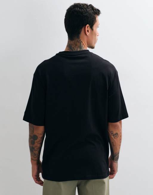 New Era NY Yankees logo oversized short sleeve t-shirt in black, 5 of 5
