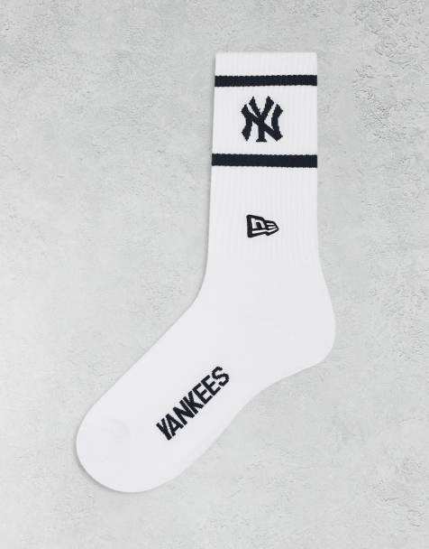 New Era NY Yankees logo socks in white - view 1