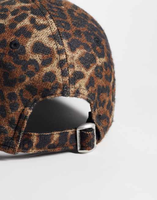 New Era NY Yankees logo womens 9forty leopard print cap in brown, 3 of 3