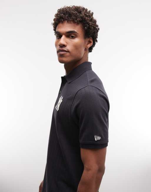 New Era – NY Yankees – Marinblå, ribbad pikétröja i regular fit med logga, 5 av 5