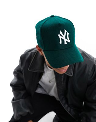New Era NY Yankees melton trucker cap in green