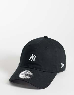 New Era NY Yankees mini logo cap in black