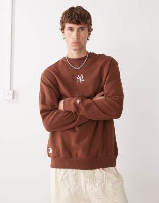New Era New Era NY Yankees mini logo sweatshirt in burgundy-Red