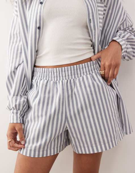 New Era NY Yankees mini shorts in blue and white stripe - view 1