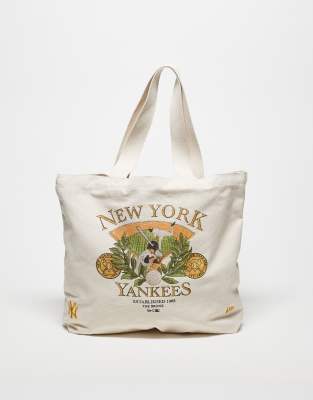 New Era New Era NY Yankees motif detail tote bag in cream-Neutral