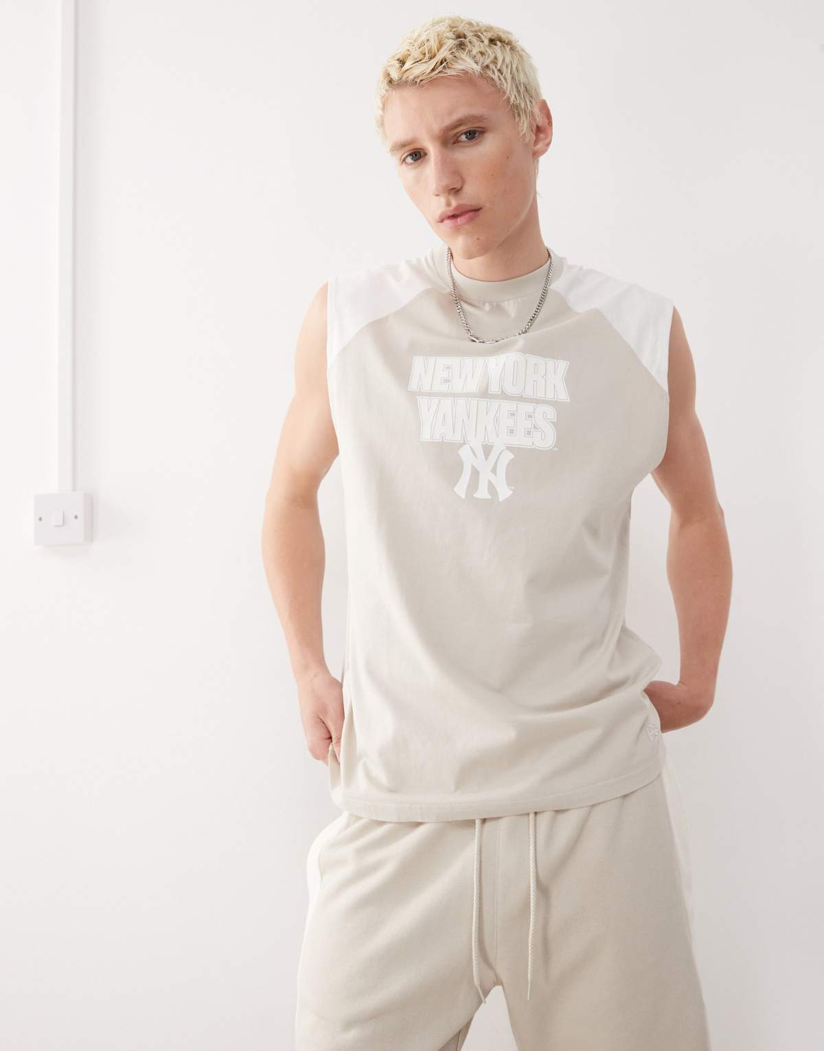 New Era NY Yankees motif raglan vest co-ord in cream