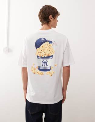 New Era New Era NY Yankees oversized t-shirt in white with food print-Multi