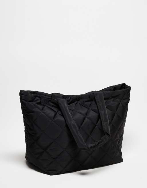 New Era NY Yankees quilted tote bag in black, 3 of 4