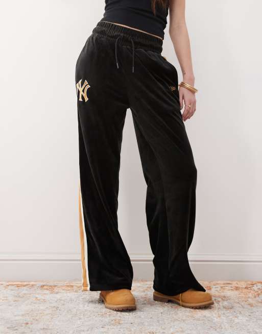 New Era NY Yankees side stripe velour wide leg in black | ASOS