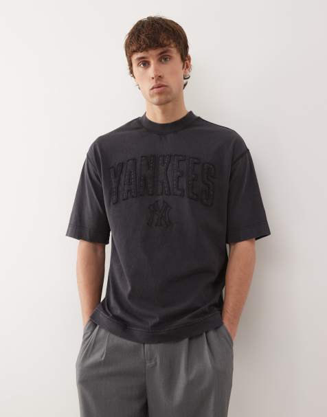 New Era - NY Yankees - T-shirt oversize coupe carrée à logo appliqué - Gris délavé - view 1