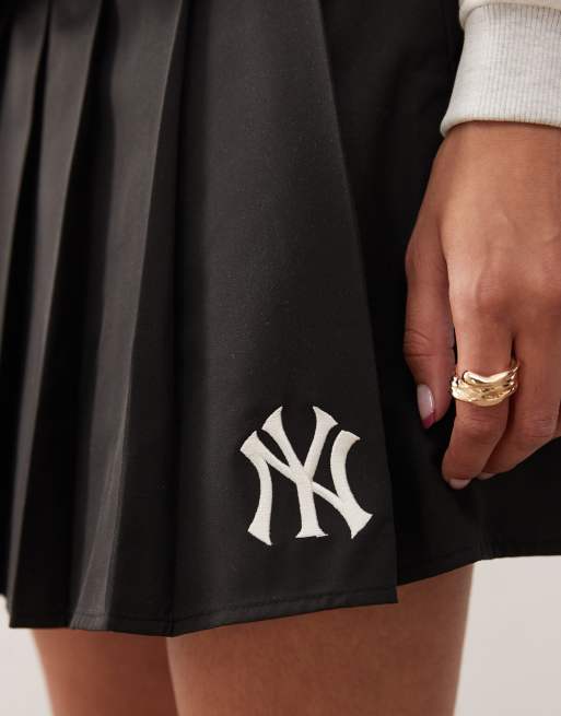 New Era NY Yankees tennis skirt in black, 3 of 5
