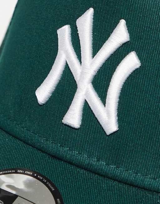 New Era - NY Yankees - Truckerpet in donkergroen, 2 van 3