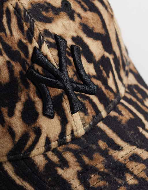New Era NY Yankees womens 9forty leopard print cap in brown multi, 2 of 3