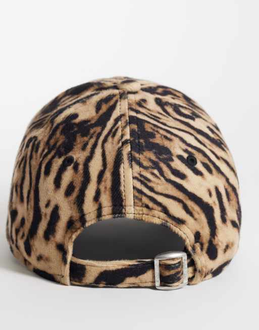 New Era NY Yankees womens 9forty leopard print cap in brown multi, 3 of 3