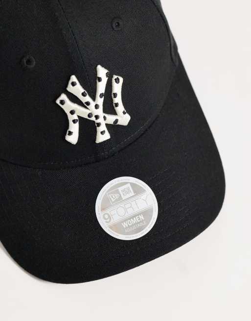 New Era NY Yankees womens 9forty polka dot logo infill cap in black, 2 of 3