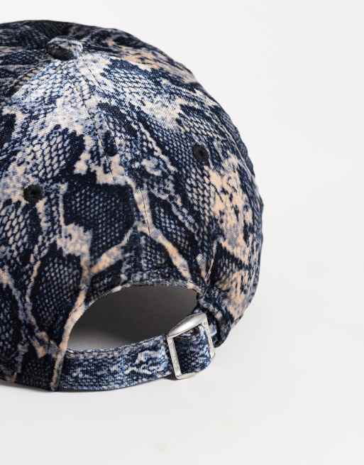 New Era NY Yankees womens 9forty snake print cap in grey multi, 3 of 3