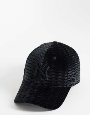 New Era NY Yankees womens 9forty velour cap in black