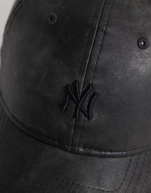 New Era NY Yankees womens 9twenty PU mini logo cap in black, 2 of 3