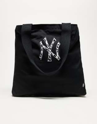 New Era New Era NY Yankees womens animal print logo tote bag in black