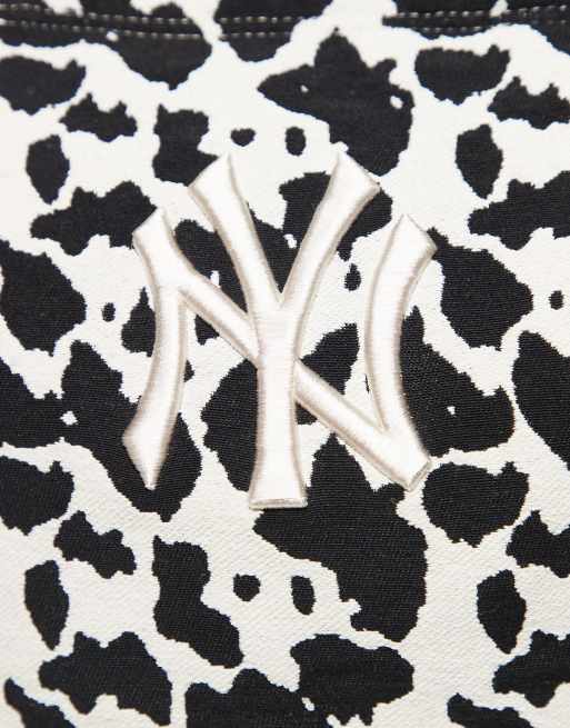 New Era NY Yankees womens cow print jacquard tote bag in multi, 2 of 3