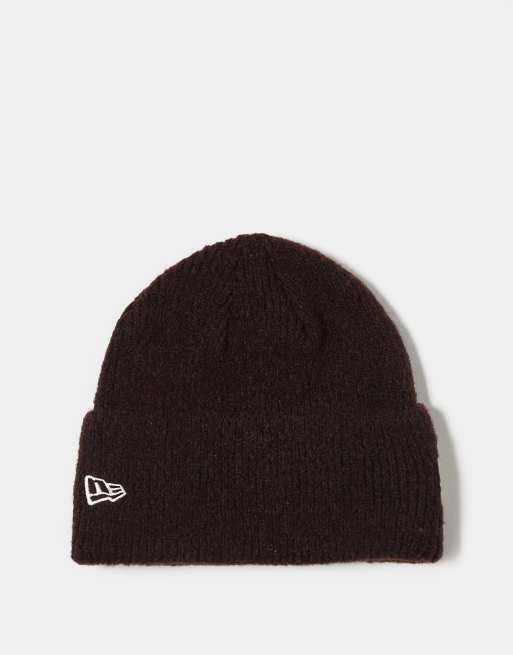 New Era NY Yankees wool mix wide cuff beanie in burgundy, 2 of 3