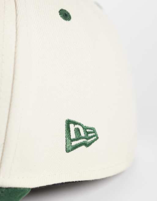 New Era NY Yankees wordmark logo contrast peak cap in neutral/khaki, 2 of 3