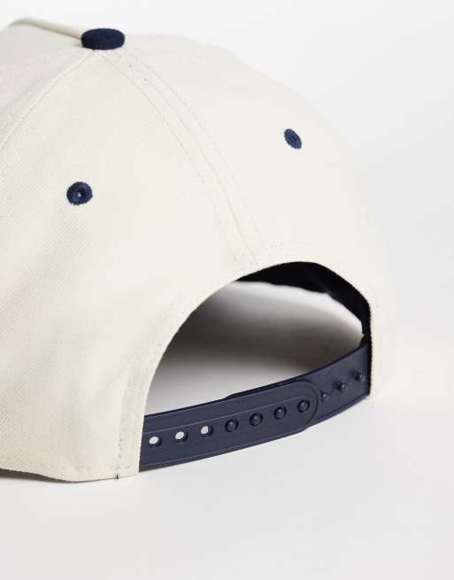 New Era NY Yankees wordmark logo contrast peak cap in neutral/navy, 3 of 3