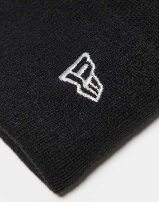 New Era NY Yankess metallic cuff beanie in black , 2 of 3