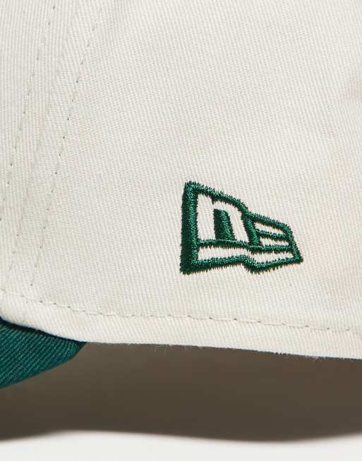 New Era – Oakland Athletics – 9forty – Kappe in Weiß mit Kontrast-Schirm in Grün, 2 von 3