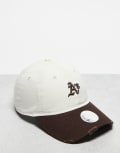 [New Era] New Era Oakland Athletics 9Twenty contrast cap in off white One Size Off white