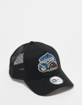 [New Era] New Era outdoor patch trucker cap in black multi No Size Black