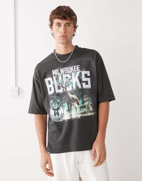 New Era – Oversize-T-Shirt in verwaschenem Schwarz mit „Milwaukee Bucks"-Print - view 1