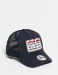 [New Era] New Era patch logo trucker cap in black One Size BLACK