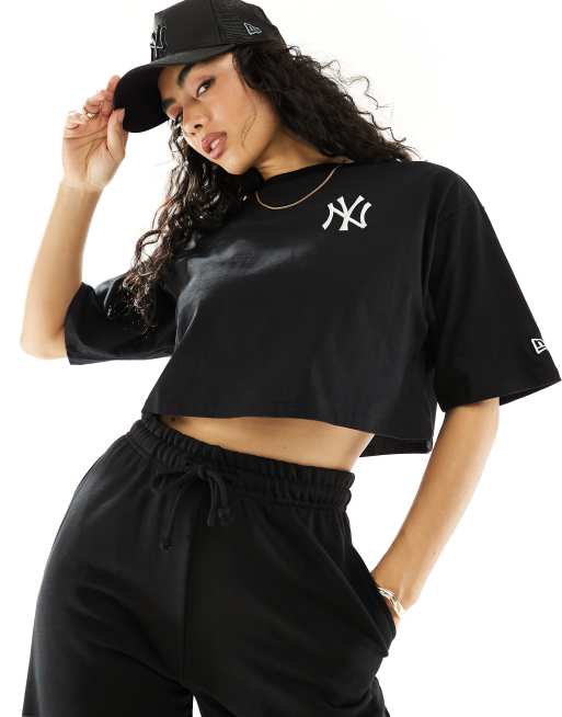 New Era - Sort og cropped T-shirt med broderet logo