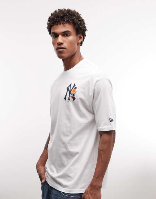 New Era - T-shirt à logo NY Yankees fleuri avec imprimé au dos - Blanc, 2 de 5