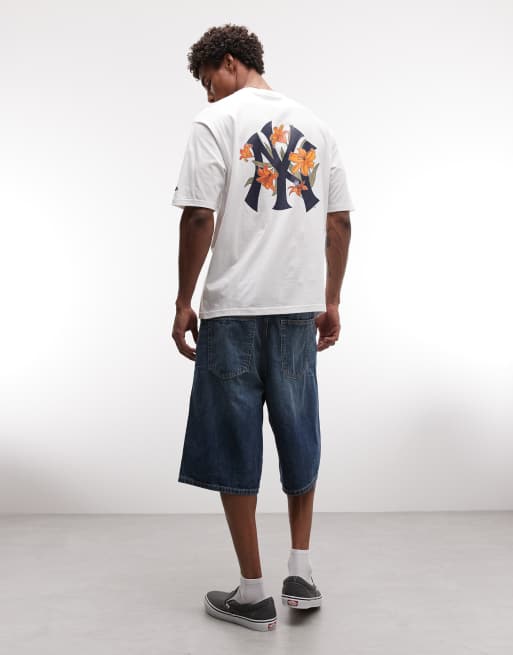 New Era - T-shirt à logo NY Yankees fleuri avec imprimé au dos - Blanc, 3 de 5