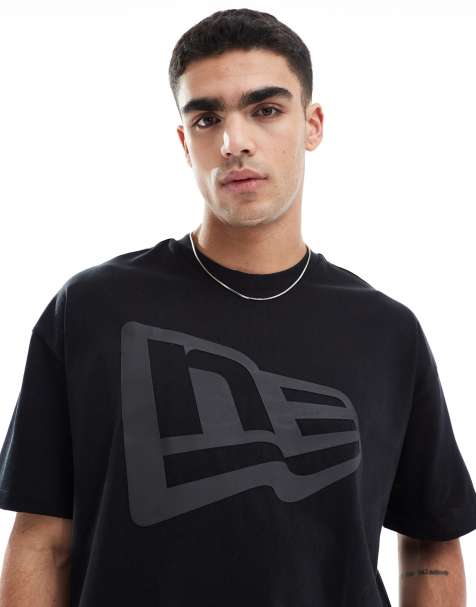 New Era - T-shirt oversize nera con logo a bandiera - view 1