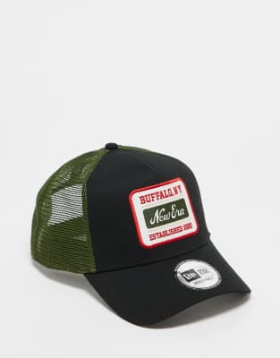 New Era - Trucker-Kappe in Schwarz-Bunt mit Vintage-Aufnäher