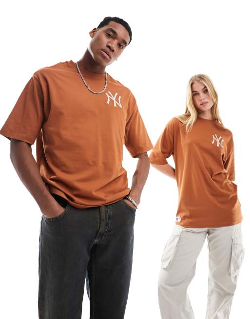 New Era - Unisex - Rustrød T-shirt med 'NY'-logo, 3 af 4
