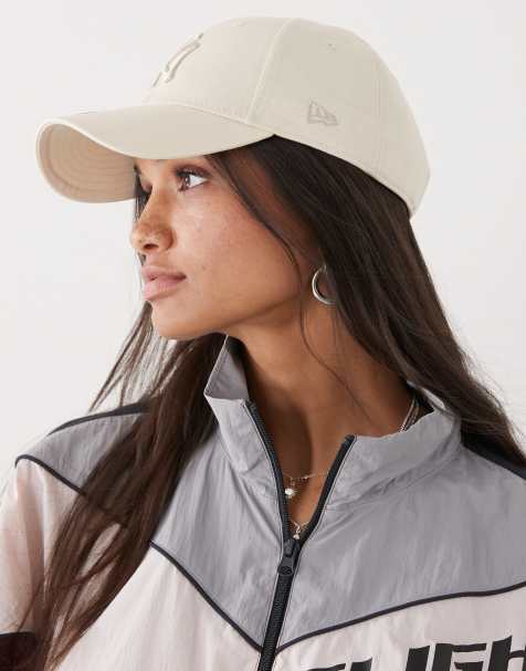 New Era Womens NY Yankees 9Forty metallic logo cap in beige - view 1