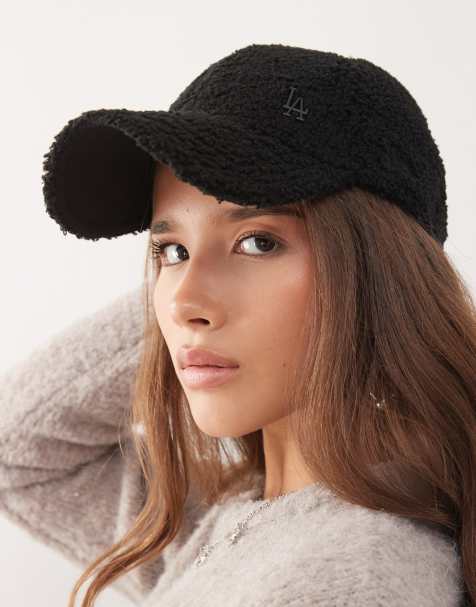 New Era – Womens NY Yankees 9forty – Svart keps i teddy med metallisk logga - view 1