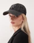 [New Era] New Era Women's NY Yankees 9twenty distressed stone wash denim cap in black One Size BLACK