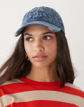 [New Era] New Era Women's NY Yankees 9twenty distressed stone wash denim cap in blue One Size Mid blue