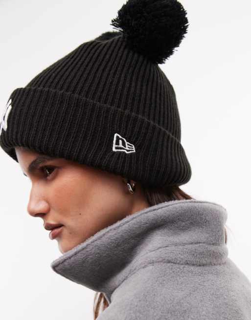 New Era Womens NY Yankees double pom ribbed beanie in black, 3 of 3