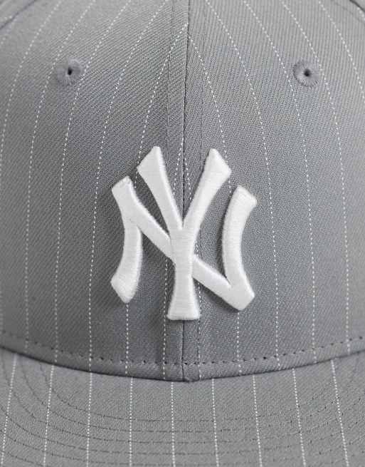 New Era X ASOS exclusive NY Yankees 9fifty pinstripe cap in grey/white, 2 of 3