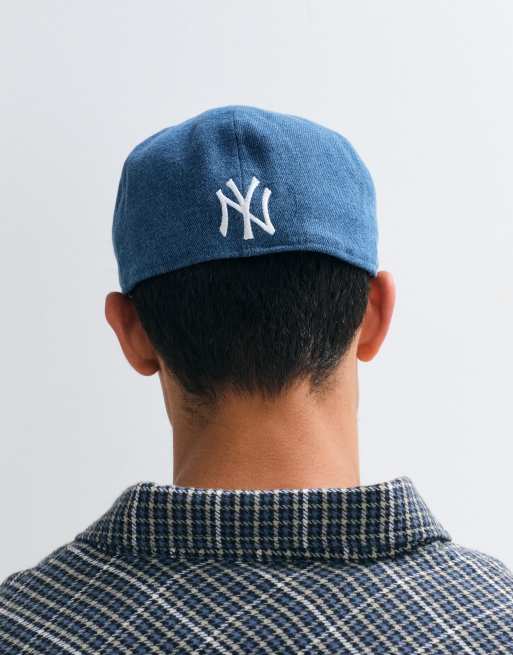 New Era X ASOS exclusive NY Yankees logo denim flat cap in midwash blue, 2 of 4