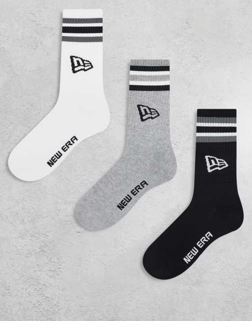 New Era – Zestaw 3 par skarpetek w kolorach białym, czarnym i szarym z flagą z logo i paskami w stylu retro
